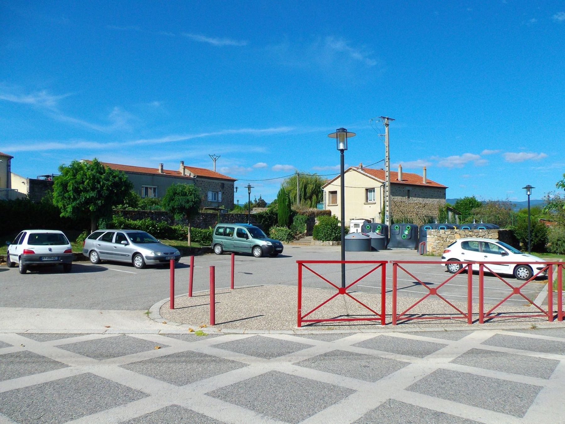 Ardoix - Stationner Place de la Courtine